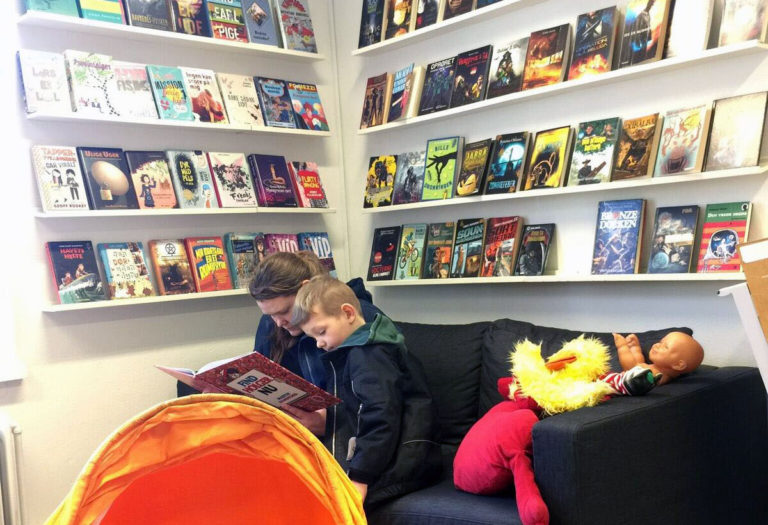 Læse hjørne på Beder bibliotek