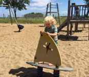 børnevenlig legeplads ved strand Risskov