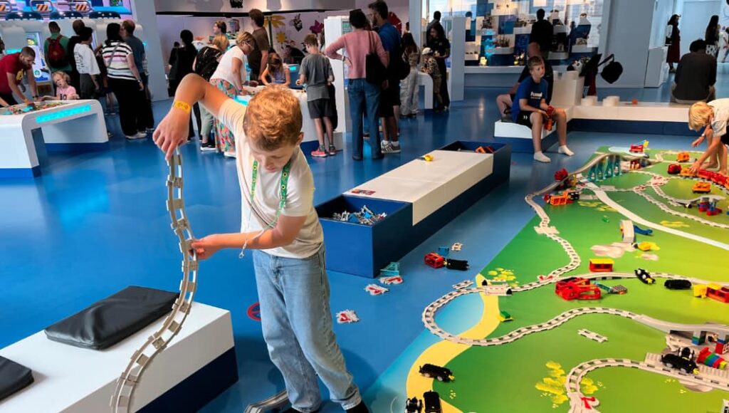 Togbane af Duplo i LEGO House