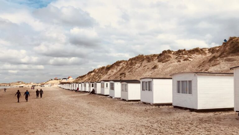 De hvide badehuse på Løkken Strand