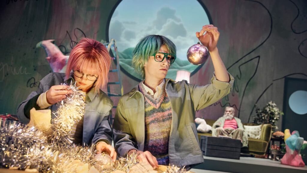 Clara Sophia Phillipson på Aarhus teater i forestillingen "Julen findes ikke" fra 2025