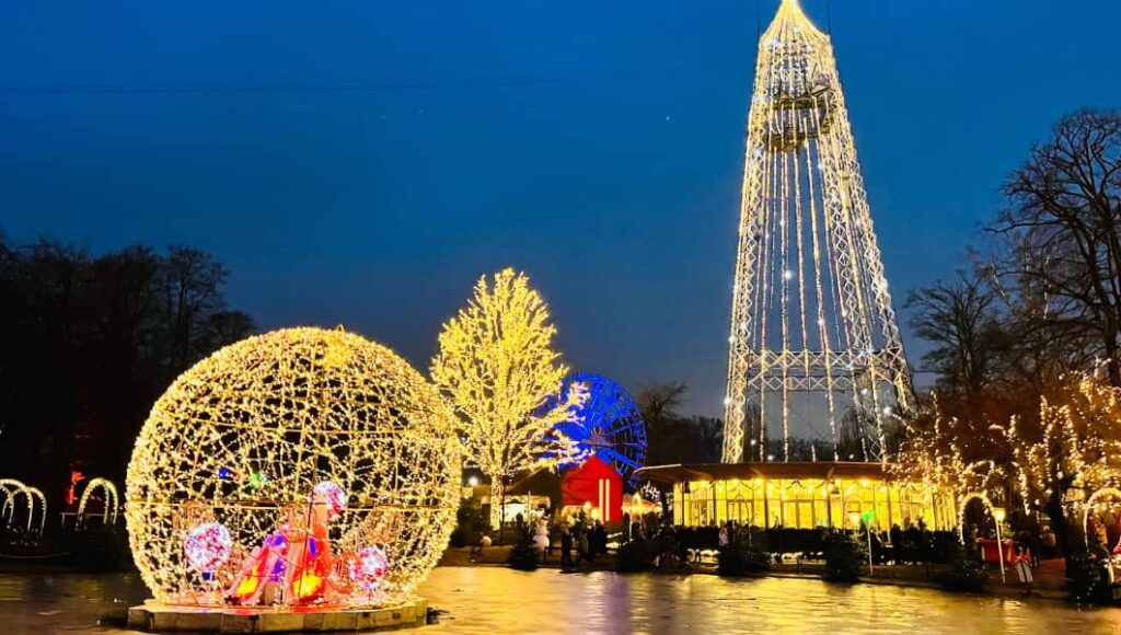 Jul i Tivoli Friheden, Tårnet ud over søen