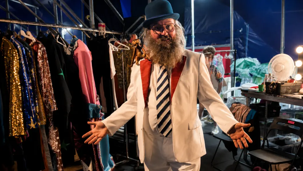 Onkel Reje backstage